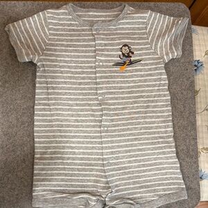 Carter’s Onesie 18m